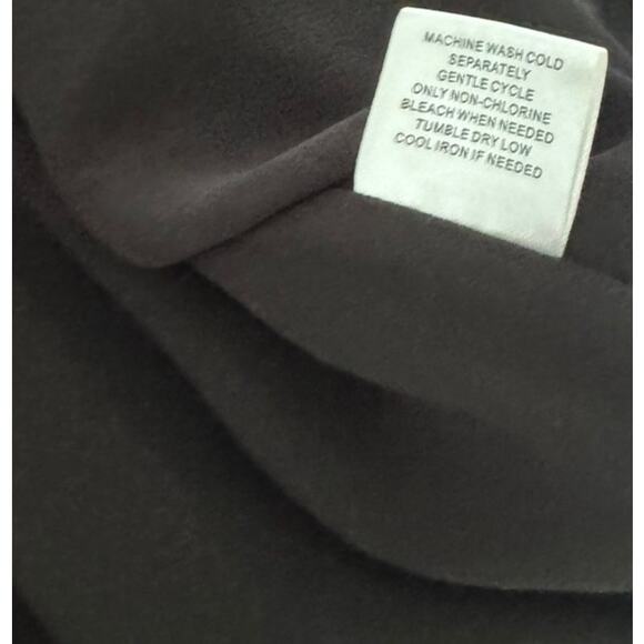 41Hawthorn Small Black Blouse Polyester - Picture 5 of 6